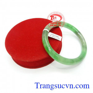 Vòng tay cẩm thạch phong thủy