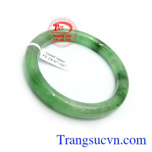 Chiếc vòng tay nữ cẩm thạch