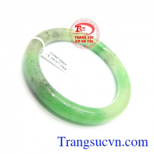 Vòng ngọc cẩm thạch mang lại nhiều may mắn hạnh phúc trong công việc cuộc sống