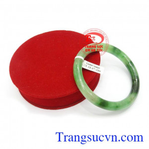 Vòng ngọc đeo tay phong thủy