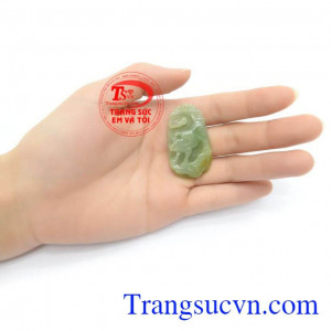 Mặt Dây Tuổi Sửu Cẩm Thạch thiên nhiên chất lượng cao, màu sắc độc đáo