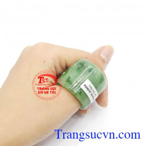 Đây là loại ngọc được sử dụng nhiều trong giới quý tộc và vua chúa thời xưa