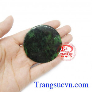 Có thể bọc vàng hoặc bạc để đảm bảo độ bền đẹp cho mặt ngọc