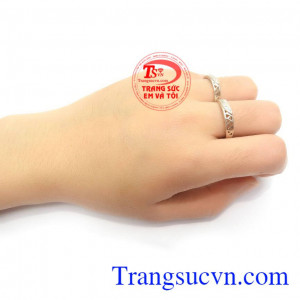 Nhẫn đôi bạc đẹp, chế tác tinh xảo, thời trang
