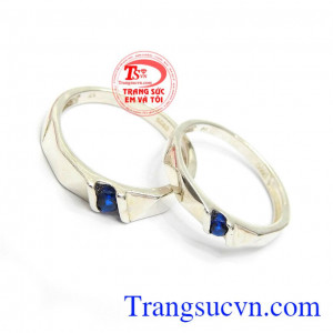 Nhẫn Bạc Đôi Uyên Ương là biểu tượng cho tình yêu, sự tin tưởng, thủy chung son sắc và một dấu ấn bền vững cho tình cảm của hai người