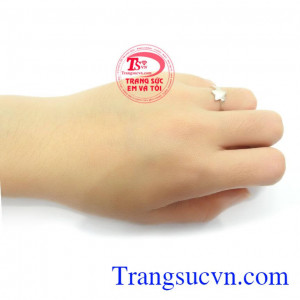 Nhẫn nữ bạc tinh tế may mắn