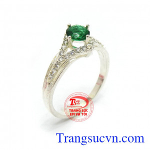 Nhẫn nữ bạc đẹp mang lại sự dịu dàng, cá tính, và sang trọng