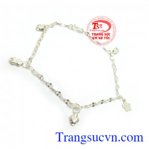 Lắc chân là món quà đặc biệt ý nghĩa cho người bạn yêu thương