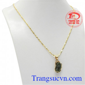 Mặt dây là sự kết hợp giữa vàng tây 10k và tỳ hưu ngọc cẩm thạch