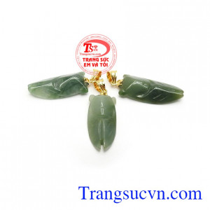 Mang ngọc thiền khi đi thi sẽ giúp tĩnh tâm, tự tin hơn. Mặt Ngọc Thiền Phong Thủy