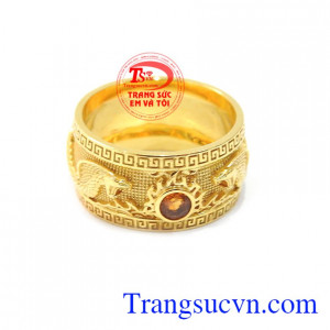 heo quan niệm của người phương đông hình tượng rồng luôn gắn liền với vua chúa, là biểu tượng của sức mạnh và quyền uy