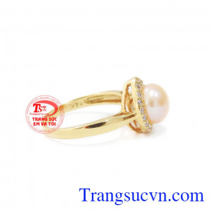 Thiết kế đẹp mắt, trẻ trung, phù hợp với nhiều độ tuổi