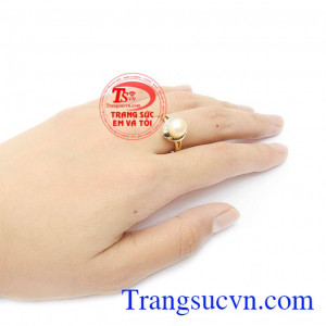 Phù hợp với nhiều trang phục 