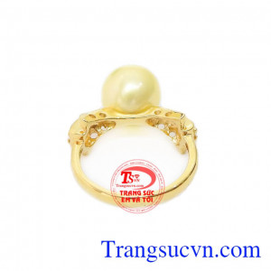 Sản phẩm chế tác từ vàng 14k sáng bóng, bền đẹp