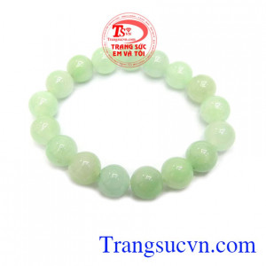 Chuỗi tay ngọc cẩm thạch sang trọng là món đồ trang sức khong thể thiếu được của các bà, các mẹ