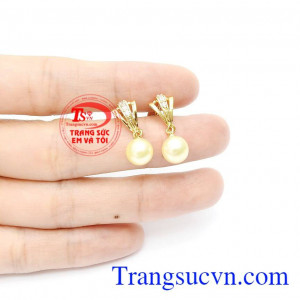 Hoa tai được bảo hành và giao hàng toàn quốc