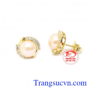 Thiết kế độc đáo giúp người đeo luôn tỏa sáng