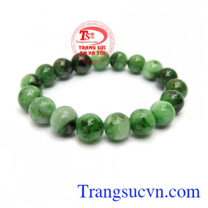 Chuỗi ngọc cẩm thạch bình yên là món quà ý nghĩa dành tặng các bà, các mẹ