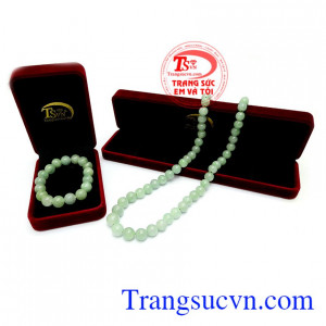 Ngọc Cẩm thạch thiên nhiên