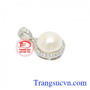 Thiết kế tinh tế va fsang trọng tôn vinh vẻ đẹp người phụ nữ