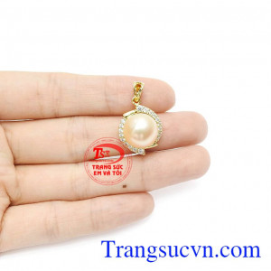 Ngọc trai mang ý nghĩa cho sự trường tồn, hạnh phúc và bình an