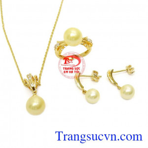 Bộ nữ trang ngọc trai vàng độc đáo