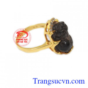 Nhẫn nữ tỳ hưu thạch anh khói