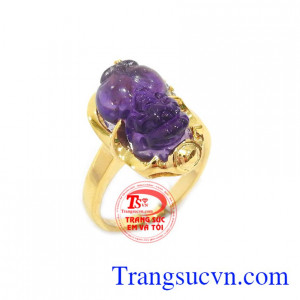 Nhẫn nữ tỳ hưu thạch anh tím