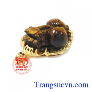 Mặt dây tỳ hưu đá mắt hổ đẹp là sản phẩm đá mắt hổ thiên nhiên chế tác hình tỳ hưu may mắn