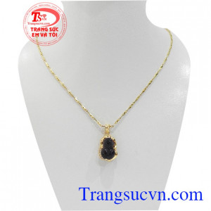 Thạch anh tím giúp người đeo cải thiện giấc ngủ, tăng cường trí nhớ, đem lại may mắn, bình an