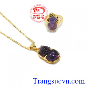 Thạch anh tím có nhiều năng lượng giúp giảm căng thẳng, mệt mỏi