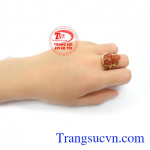 Nhẫn nữ Tỳ hưu chạm khắc độc đáo, sắc nét