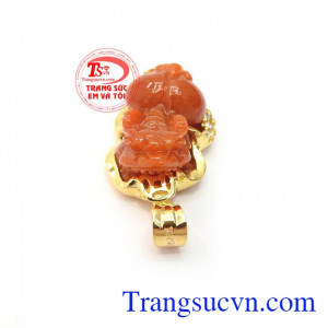 Tỳ hưu là linh vật phong thủy được ưa chuộng bậc nhất trong phong thủy bởi tác dụng trừ tà, chiêu tài lộc, may mắn, mang lại bình an và hạnh phúc cho người đeo