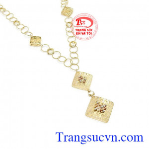 Sản phẩm chế tác từ vàng 18k bền đẹp