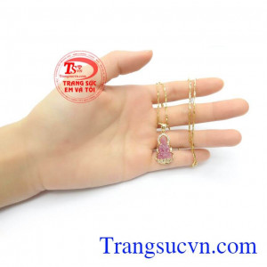 Phật Bà Quan âm được rất nhiều người đeo bên mình như lá bùa hộ mệnh cho bản thân