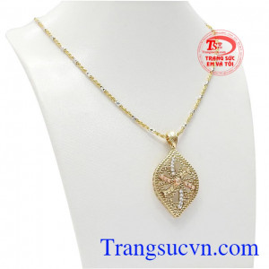 Bộ trang sức tinh tế cao cấp Italy là sự kết hợp giữa dây chuyền và mặt dây cao cấp