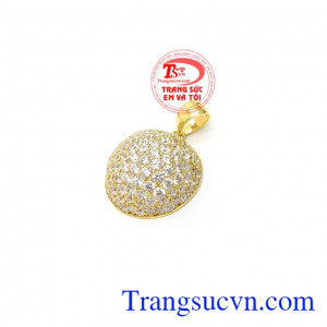 Mặt tai vàng tây chế tác tinh xảo, kiểu dáng độc đáo thời trang