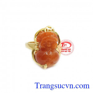 Nhẫn tỳ hưu cẩm thạch phù hợp với nhiều độ tuổi , đặc biệt có thể dùng cho các mệnh.