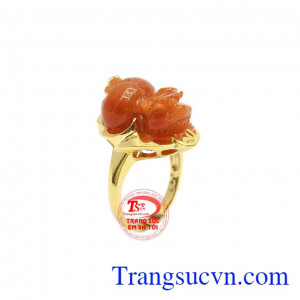 Nhẫn tỳ hưu cẩm thạch hút tài lộc đã rất quen thuộc với khách hàng yêu thích sản phẩm phong thủy.