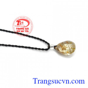 Trong phong thủy thạch anh tóc vàng thu hút mang lại may mắn trong kinh doanh, trong tình duyên