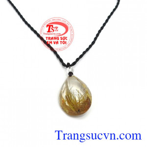 Dây đeo cổ thạch anh tóc may mắn là sản phẩm thạch anh tóc thiên nhiên với các sợi rutin vàng óng