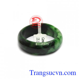 Ngọc cẩm thạch thiên nhiên có nhiều tác dụng trong hỗ trợ cải thiện sức khỏe, tăng cường khả năng tập trung mang đến sự may mắn trong công việc.