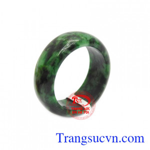 Nhẫn cẩm thạch thiên nhiên hợp mệnh