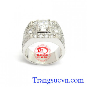 Nhẫn Nam Vàng 14k Đẳng Cấp mang lại sự cá tính, mạnh mẽ và thời trang cho phái mạnh, với đường nét chế tác tinh tế phù hợp nhiều phong cách thời trang đa dạng