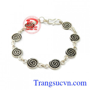 Lắc bạc xinh xắn