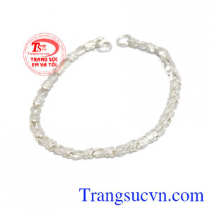 Sản phẩm được thiết kế đơn giản, nhẹ nhàng