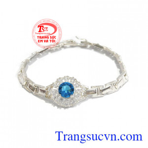 Lắc nữ quý phái