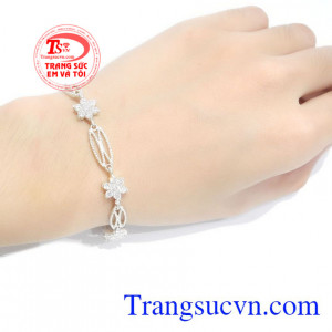 Lắc bạc nữ kiểu dáng mới kiểu dáng xinh xắn, nhẹ nhàng