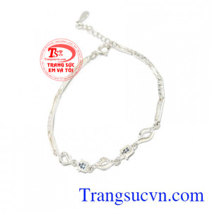 Lắc tay bạc hoa tulip là sản phẩm đep, kiểu dáng trẻ trung, xinh xắn