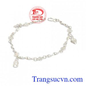 Lắc tay bạc cá tính là sản phẩm bạc 925 đẹp dễ thương